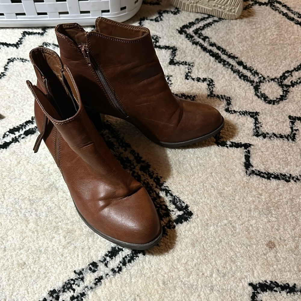 Women’s Size 10 Brown Leather Booties. Good condition.